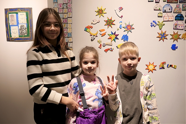 A holiday for the whole family at the Artsvit Gallery: come make Christmas magnets with artist Bohdan Buchkovsky